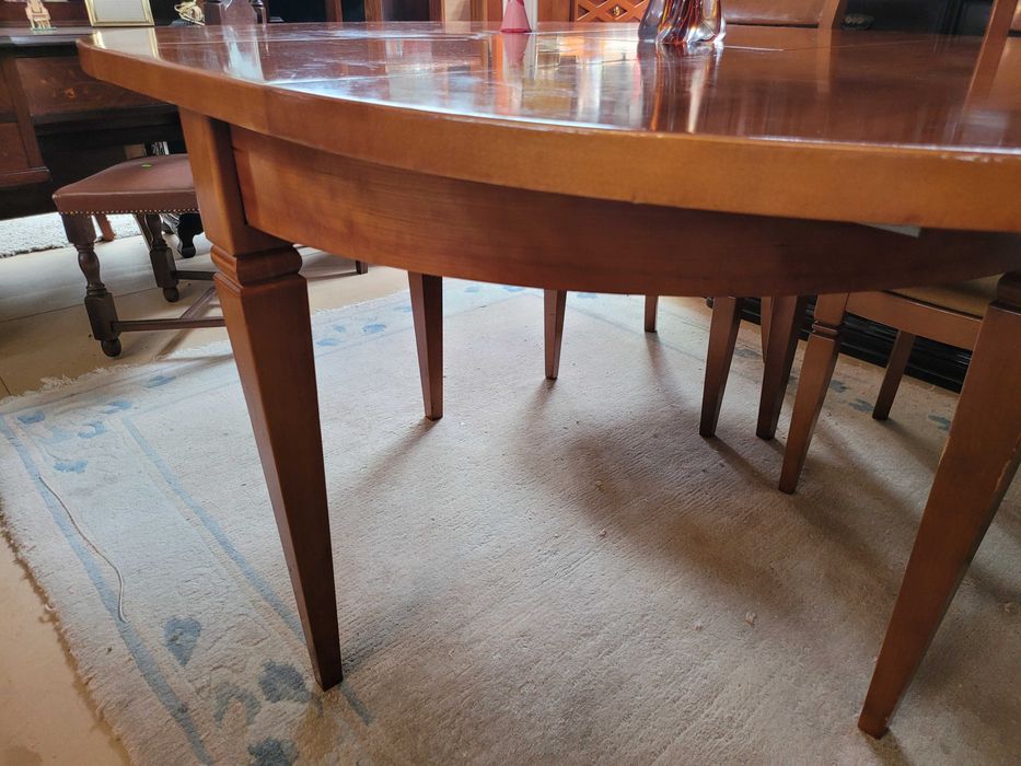 Mesa em madeira - extensível - Só a mesa as cadeiras são à