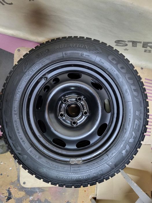 Зимові шини з дисками 195/65 R15 Nokian Goodyear 6мм