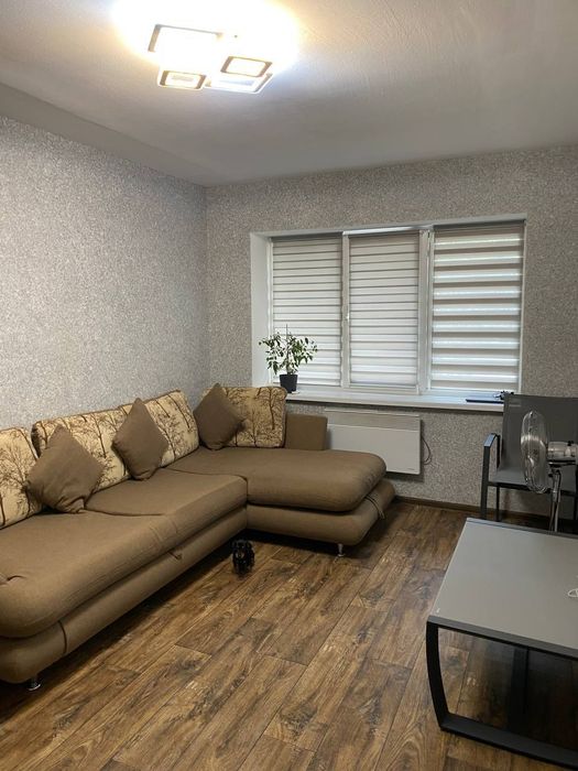 Продається 2к.45м2.Сінельникове.Центр. Цегляний будинок. Поверх (1/2)