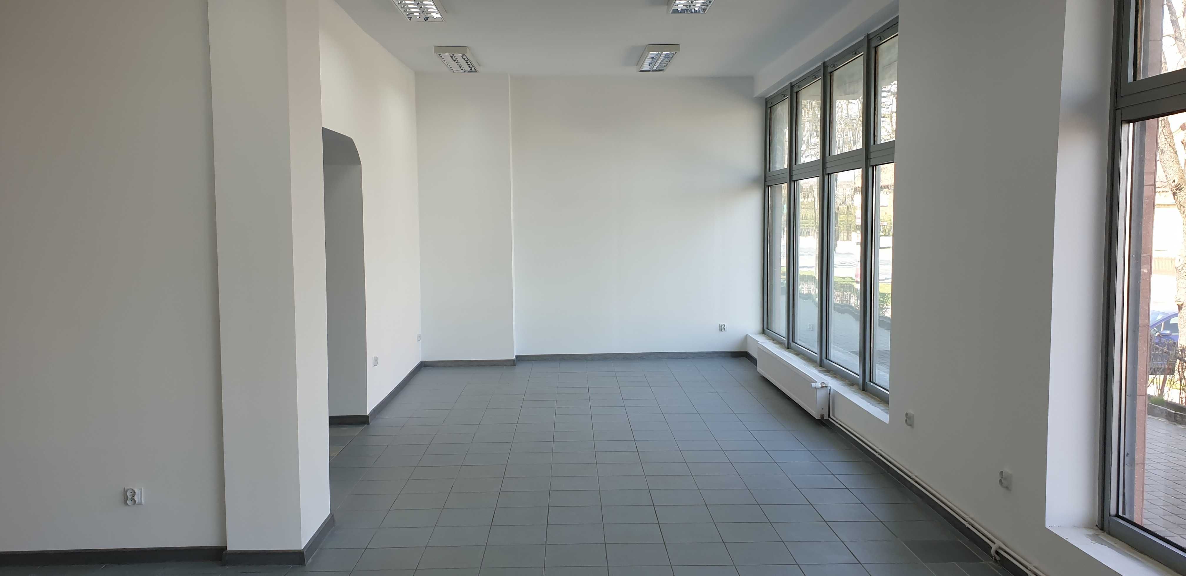 Lokal przy głównej ulicy - 313 m2