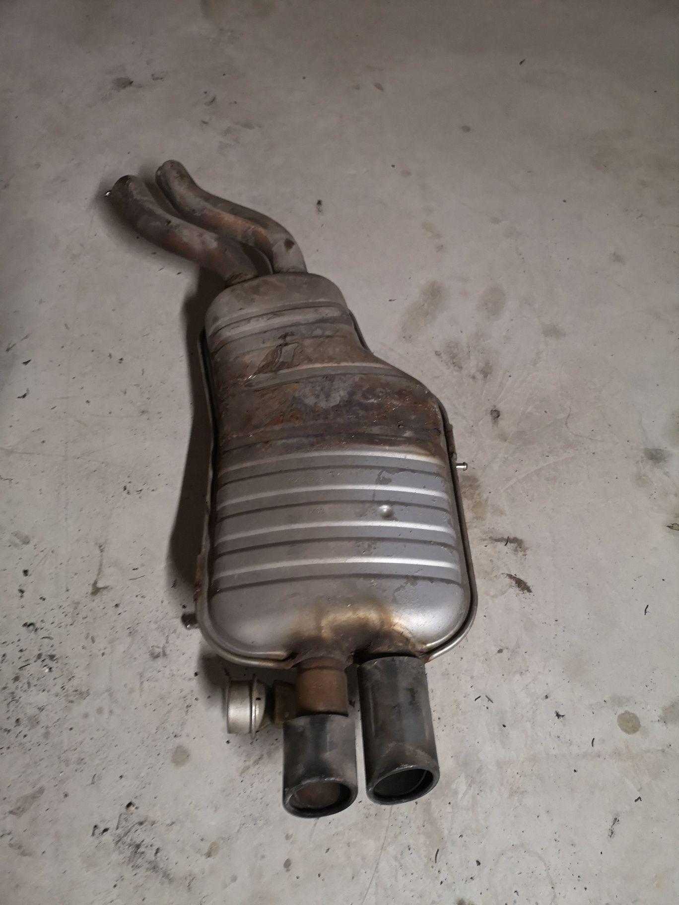 Bmw e46 tłumik końcowy m54 330i 3.0i dwie rury 2.2 2.5 m54b30 m54b25