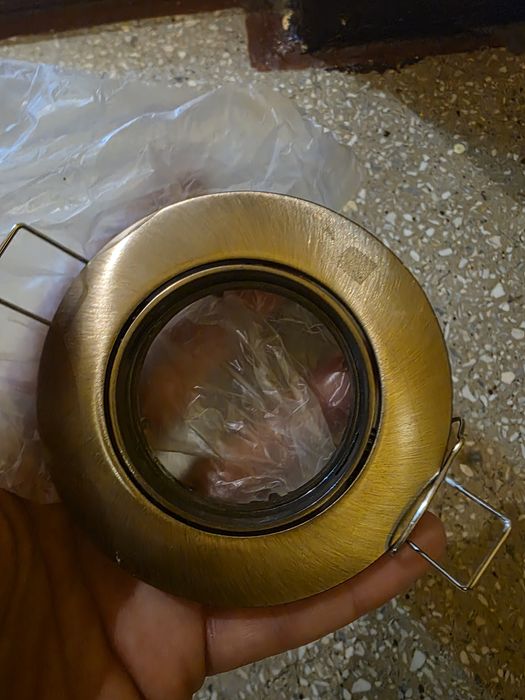 Oddam oprawki halogenowe 8 szt