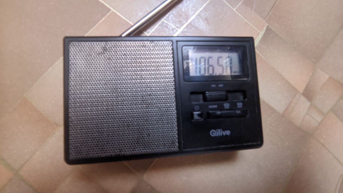Продам карманный радиоприемник Qilive Radio LCD - Noir - Q1192