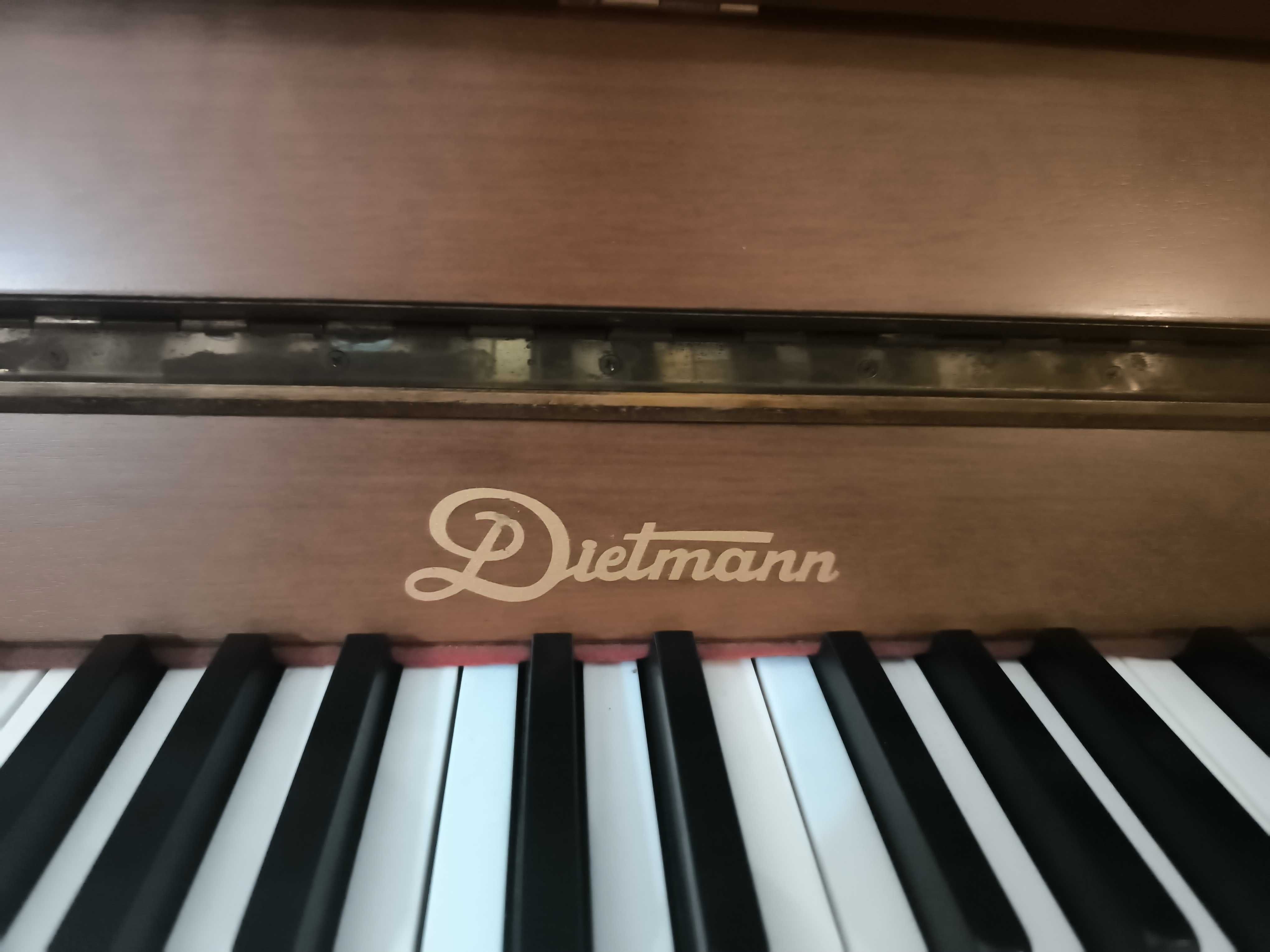Piano Dietmann vertical