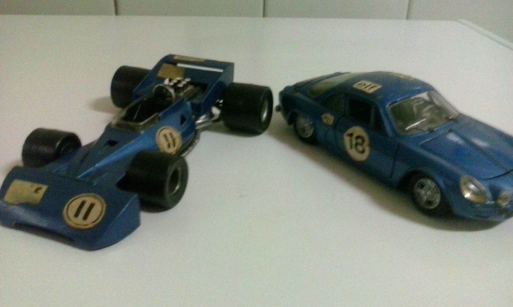 carros de chapa antigos de colecção (Tonka e Polistil)