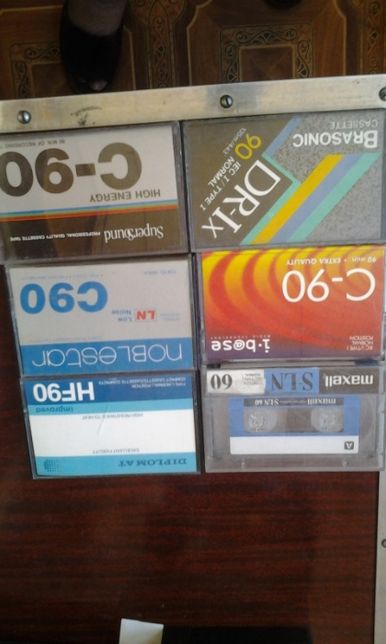 Аудиокассеты в одном экземпляре, коробки  TDK, SKC, XR-I