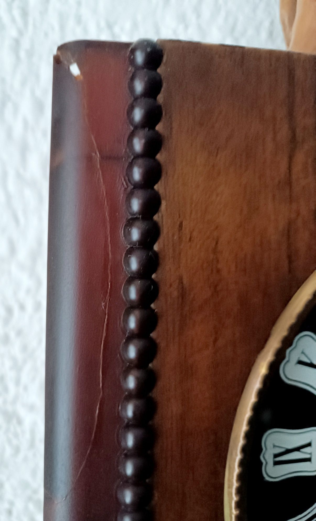 Zegar sprawny ,  ścienny bijący z kluczykiem.