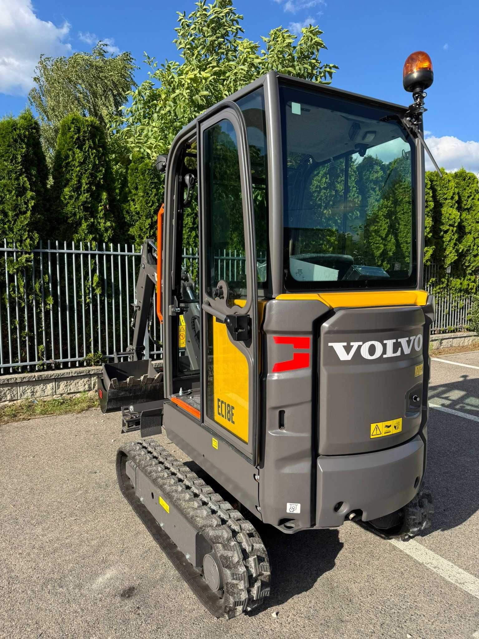 Minikoparka VOLVO EC18E ! 3 Łyżki + Szybkozłącze mechaniczne i inne !