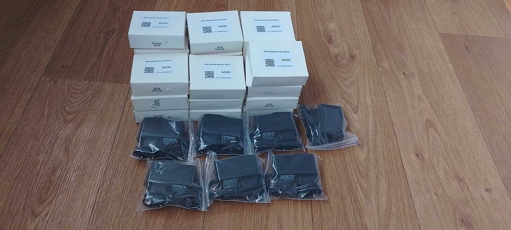 Блоки живлення XBS-0920 9В/2A (ціна за 29 шт.)