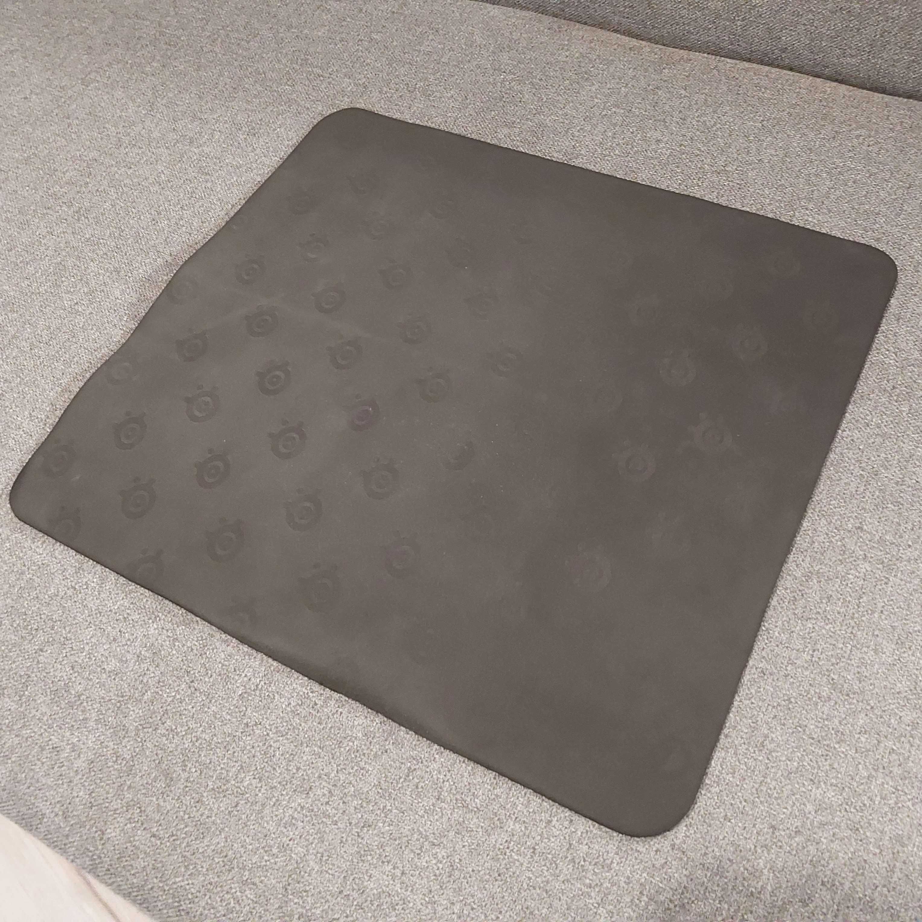 Podkładka SteelSeries QcK+ L – 45x40 cm