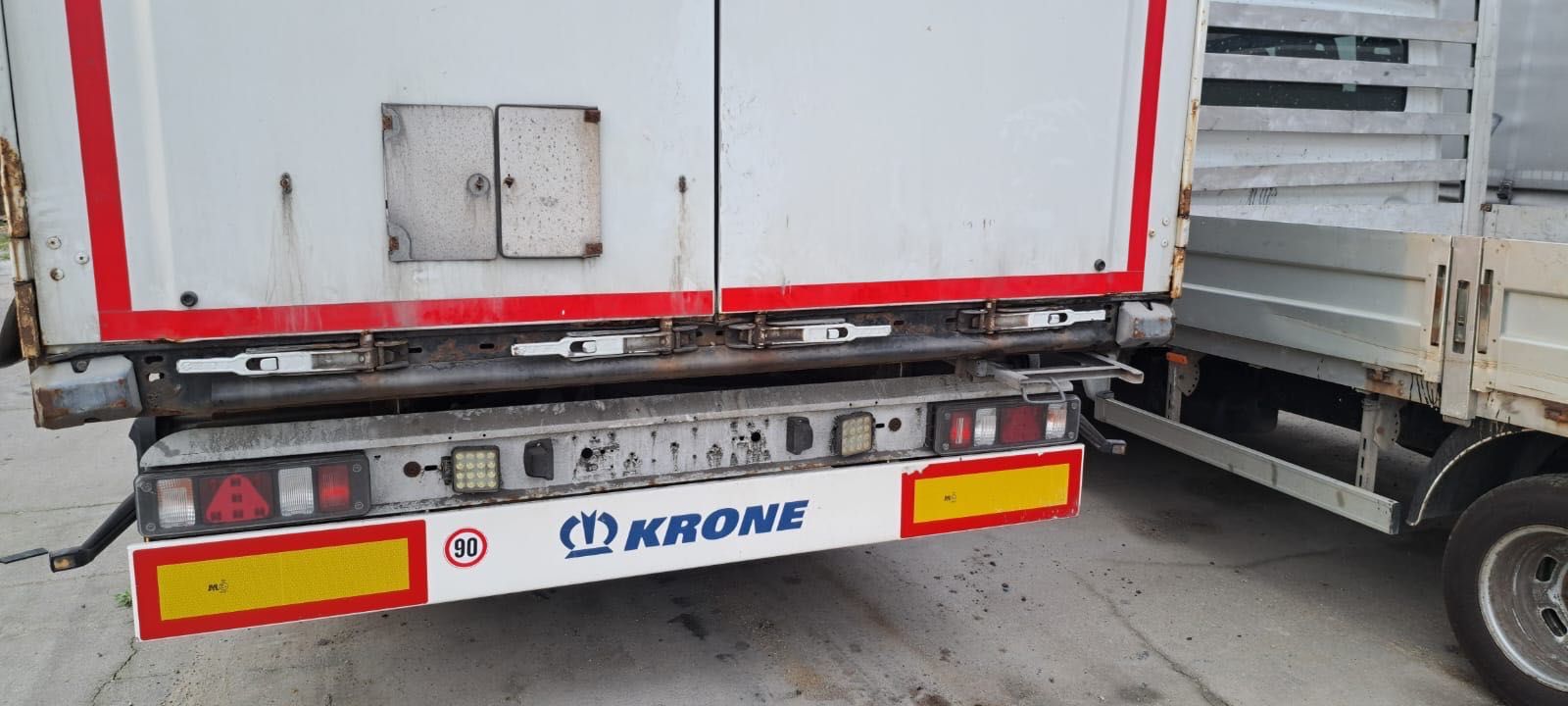 Krone Plandeka Standard – Gotowa do Trasy!