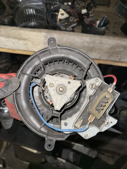 Кронштейн стабілізатора мерседес 190 124 202 210 211 212