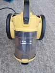 Sprzedam odkurzacz karcher VC3