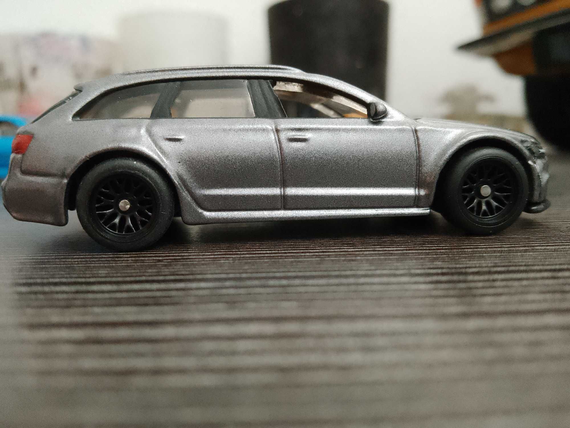 Custom Hot wheels Audi RS 6 Avant.Przerobiony plus zmienione koła.