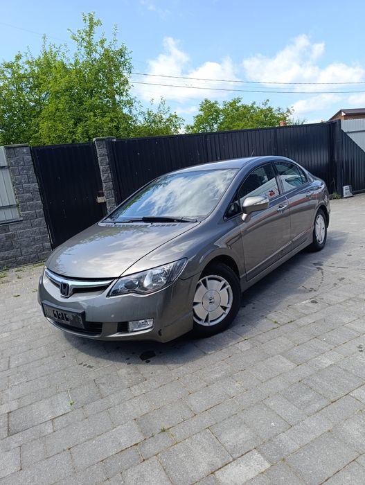 Honda Civic VIII hybrid 1,3 ima варіатор 4D