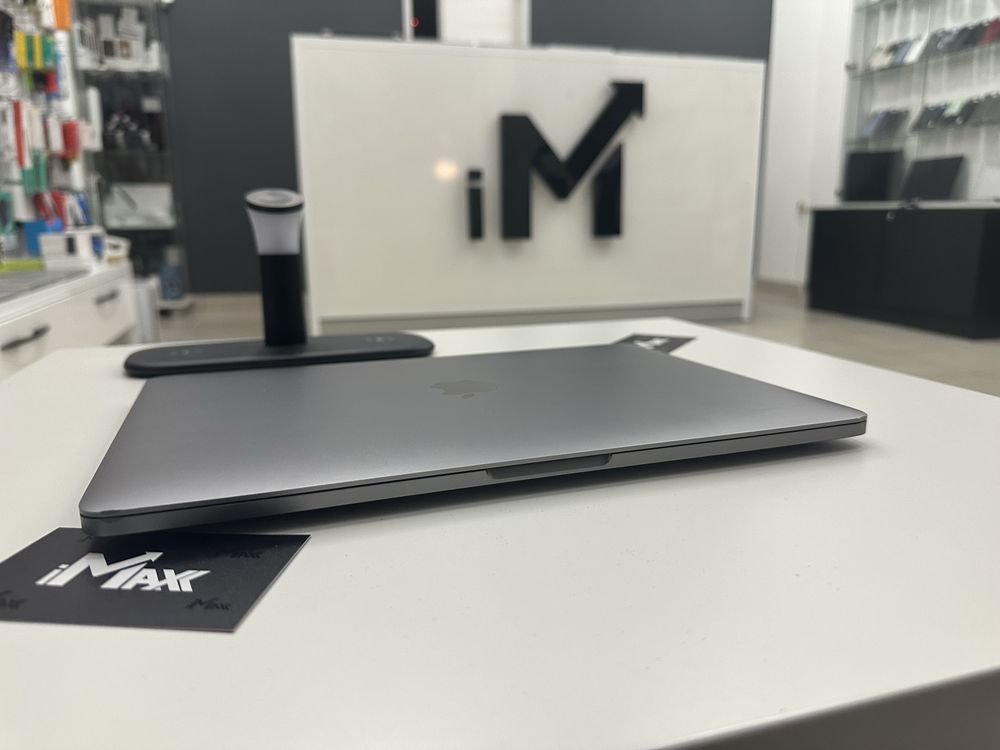 MacBook Pro 13” M1 8/512Gb Space Gray a2338 990$