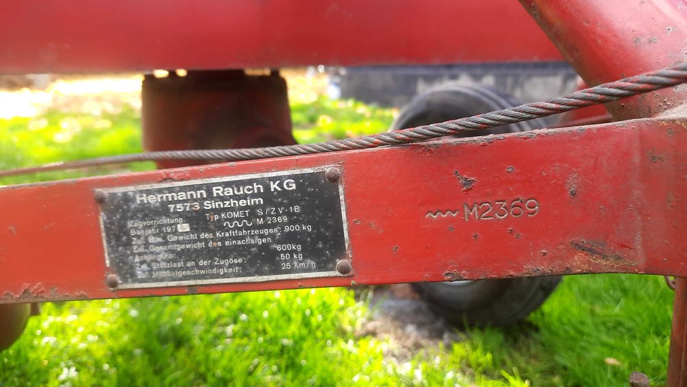 Mały rozsiewacz do traktorka