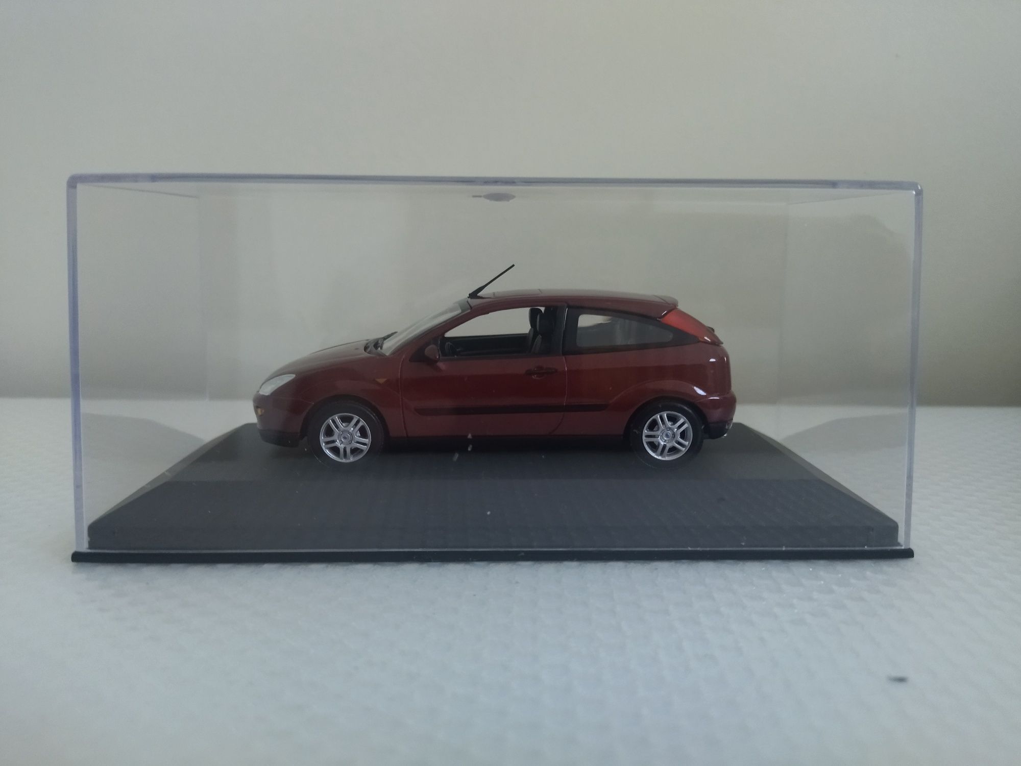 Miniatura Ford Focus 1/43 Nova