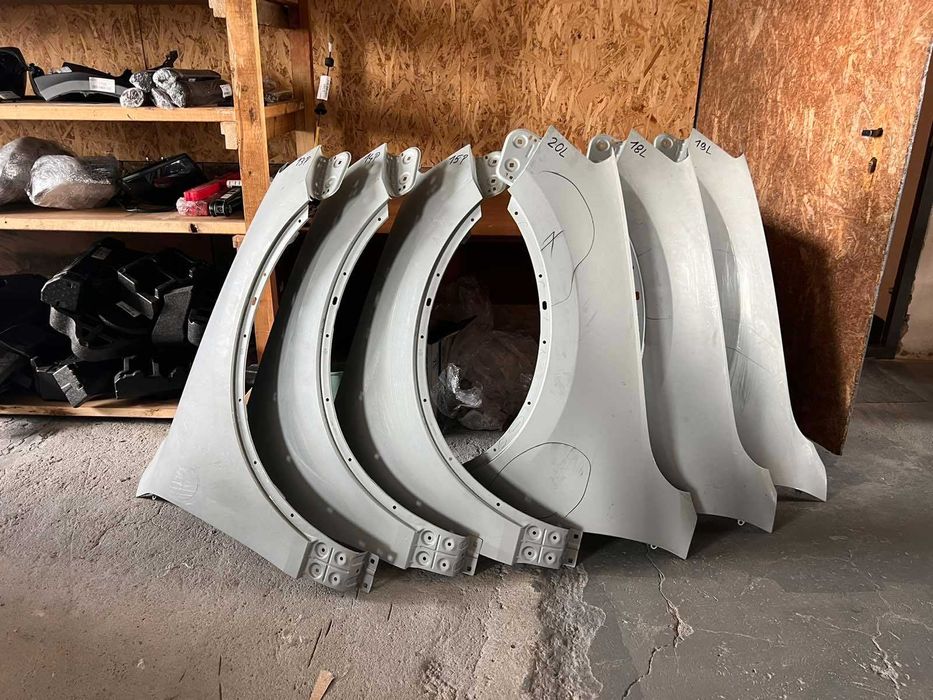 Крыло левое правое Touareg || 7P новое оригинал 2011-2018