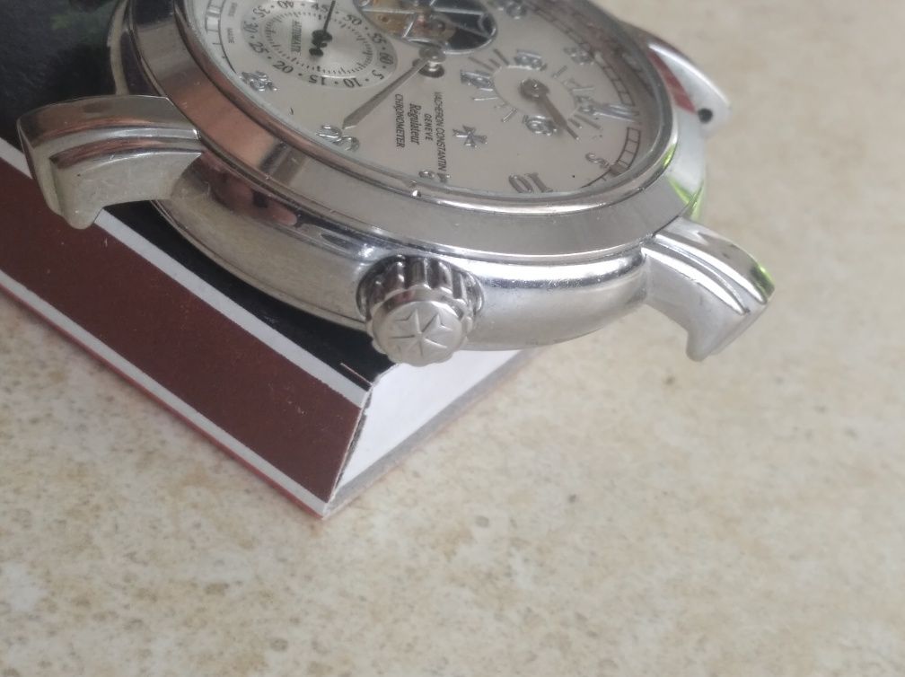 Часы Vacheron Constantine.