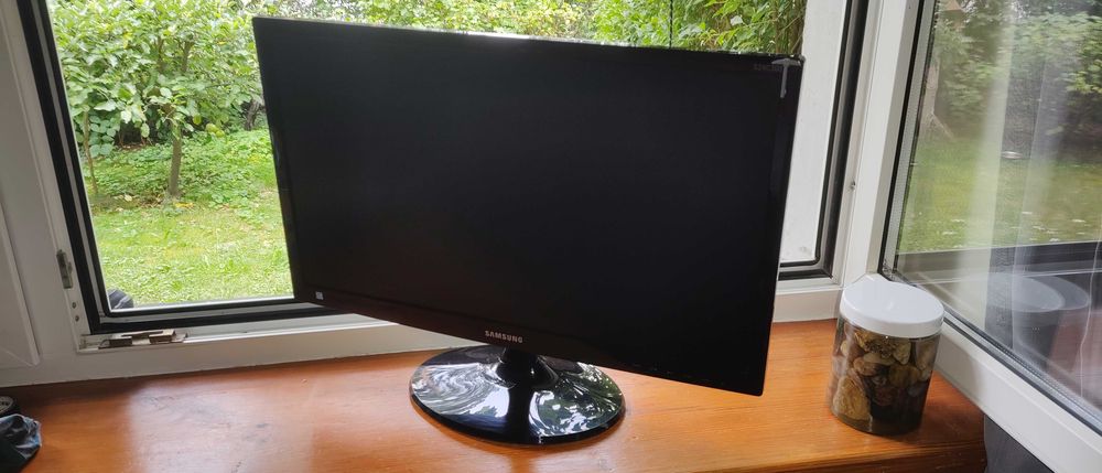 Komputer stacjonarny, i5 3470 z monitorem Samsung S24c300