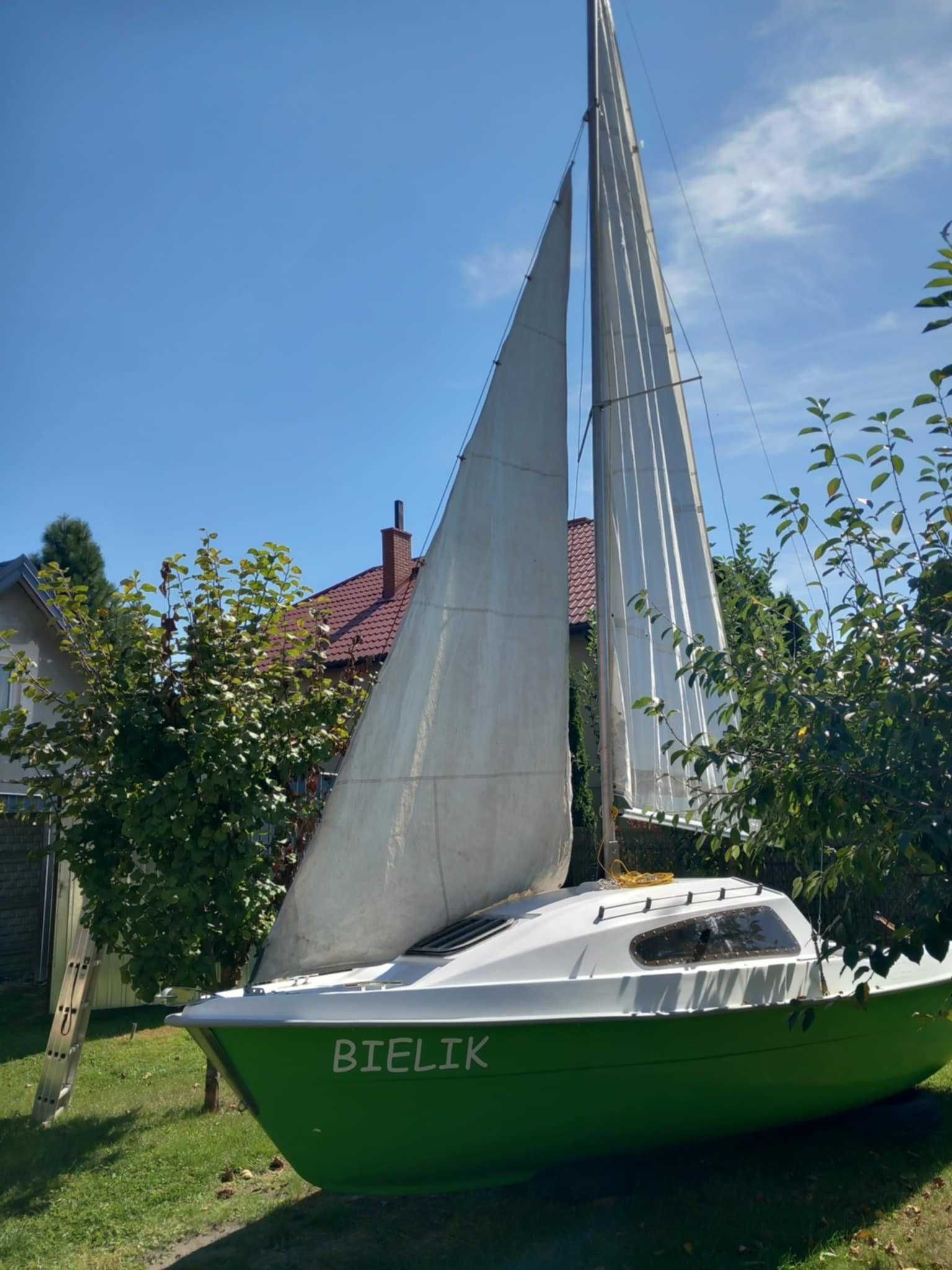 Jacht żaglówka Bez 4
