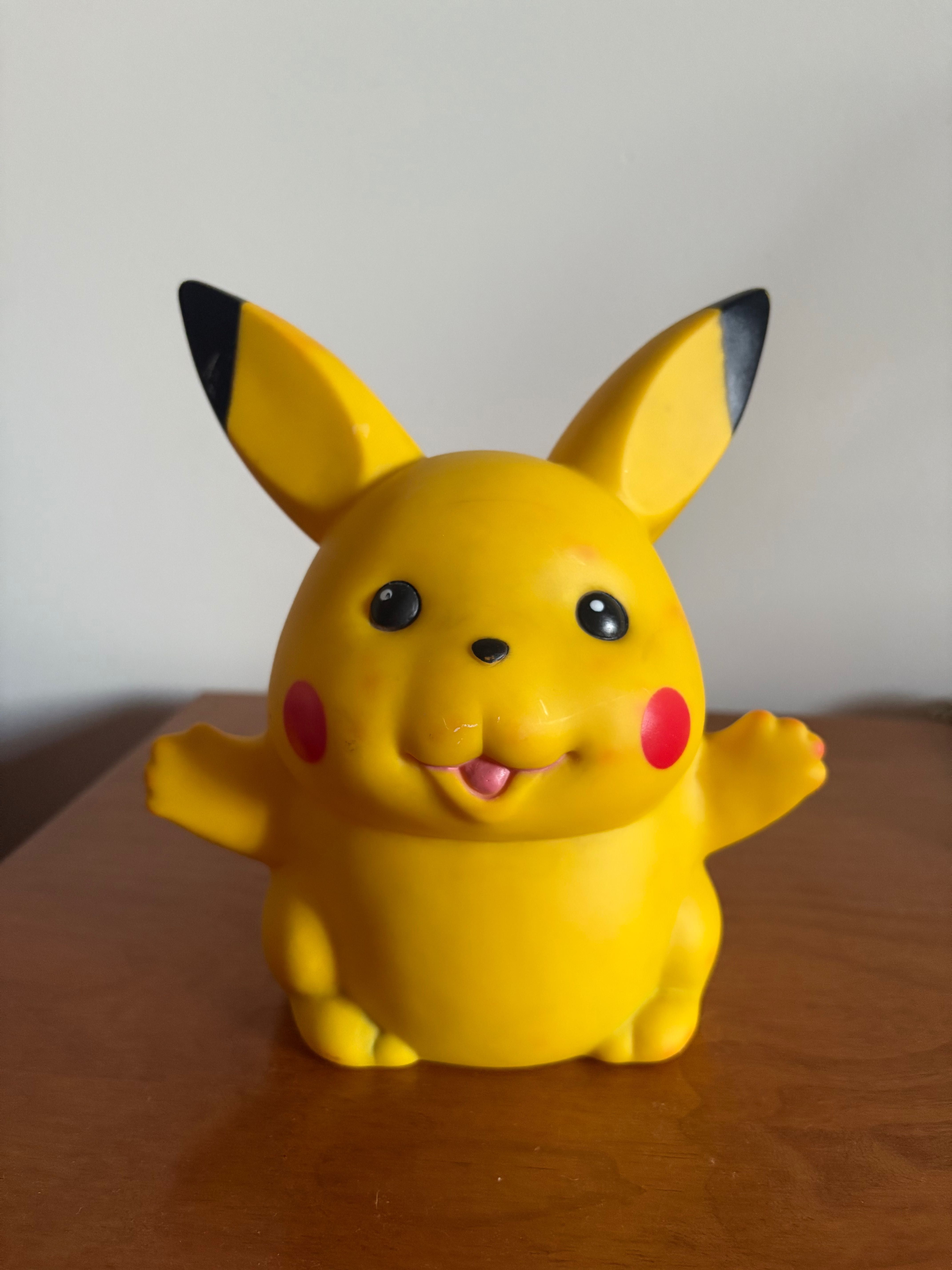 Mealheiro pikachu