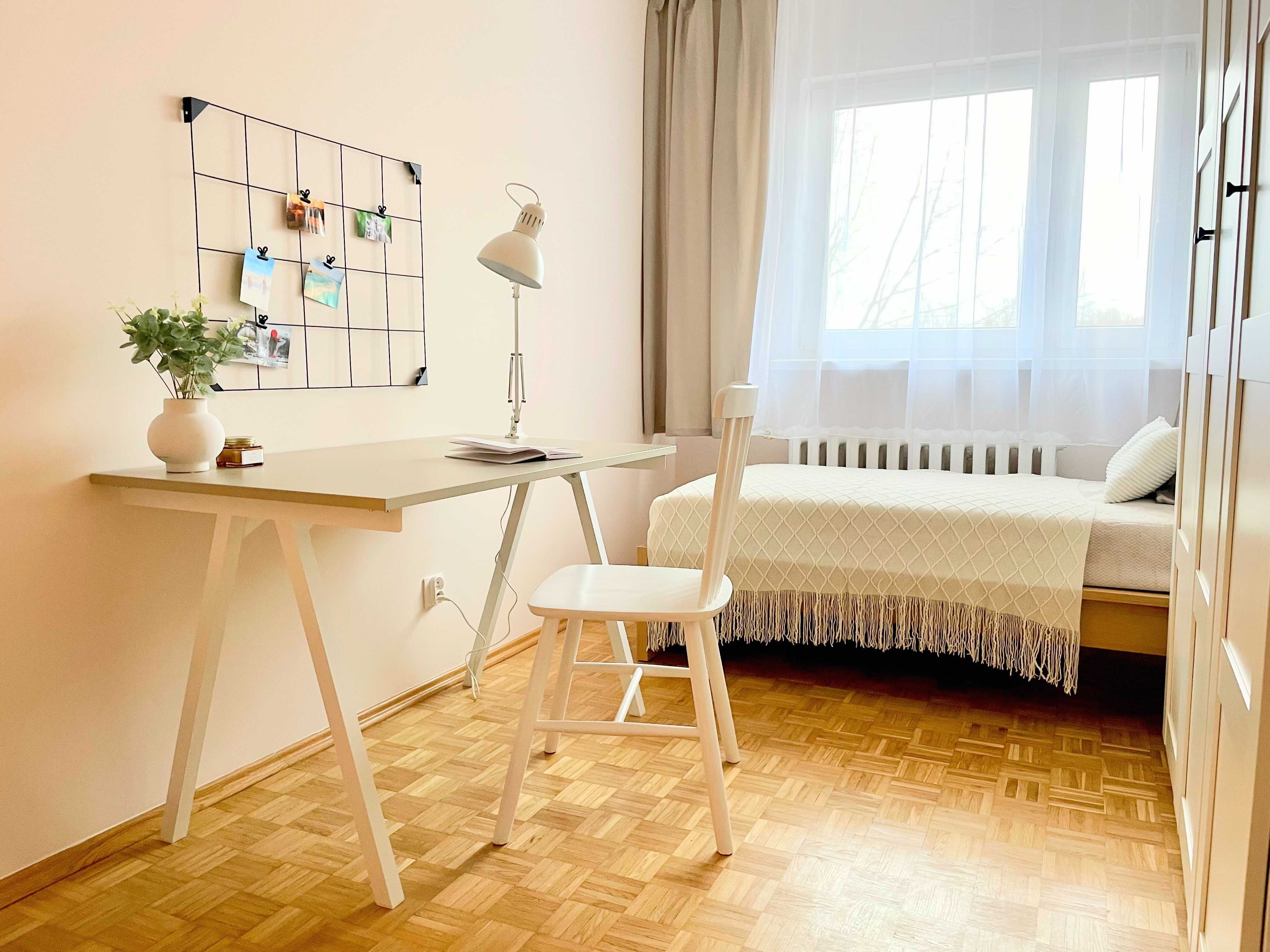 Bardzo duży pokój dla dziewczyny ul Wieluńska 18