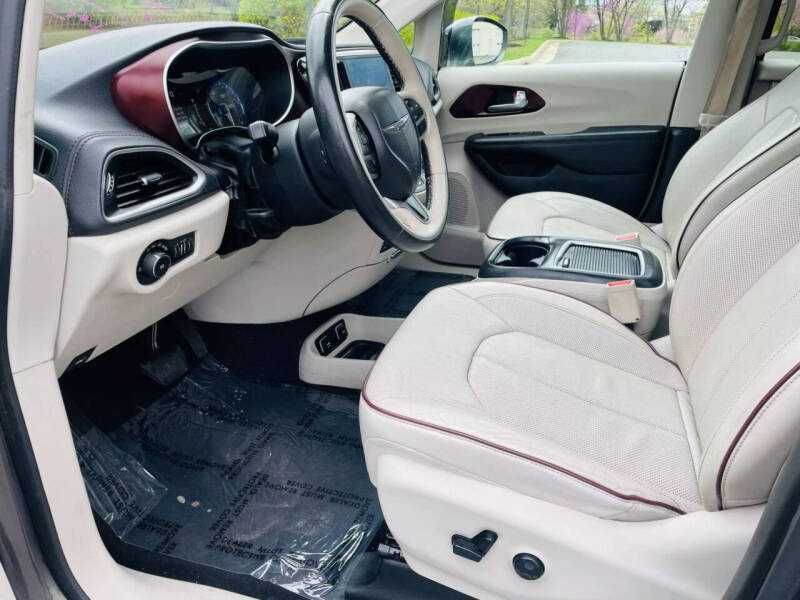 Chrysler Pacifica Limited 2017