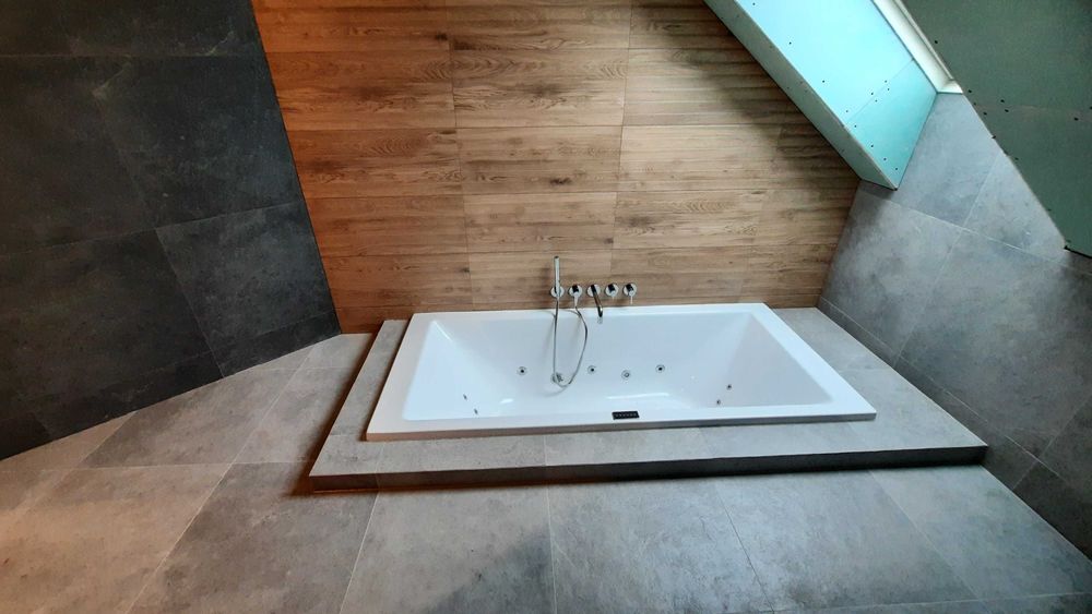 Układanie płytek/płytkarz/glazurnik/remont łazienki/wykończenia