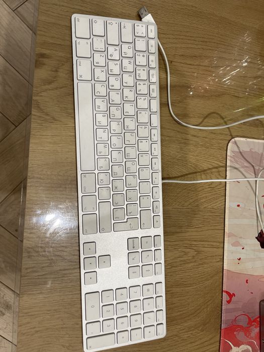 Клавіатура провідна від Apple