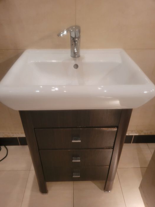 Umywalka Cersanit z szafką