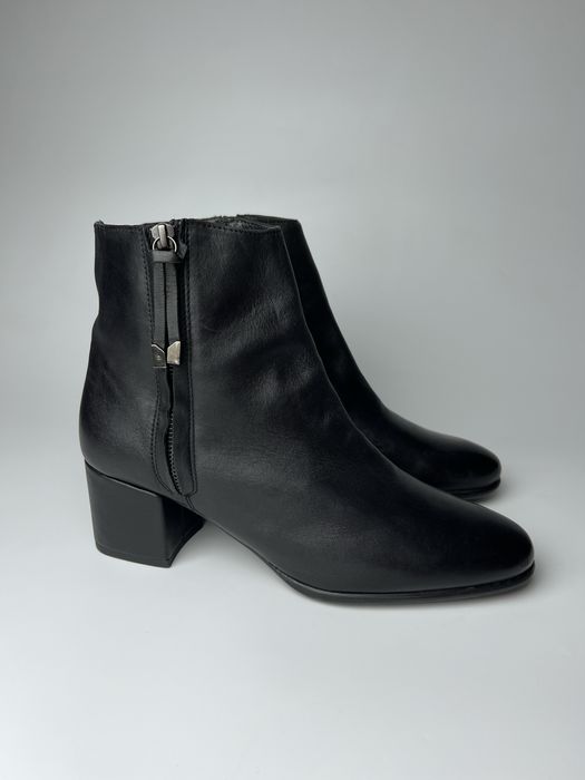 42р. Шкіряні жіночі черевики Leone