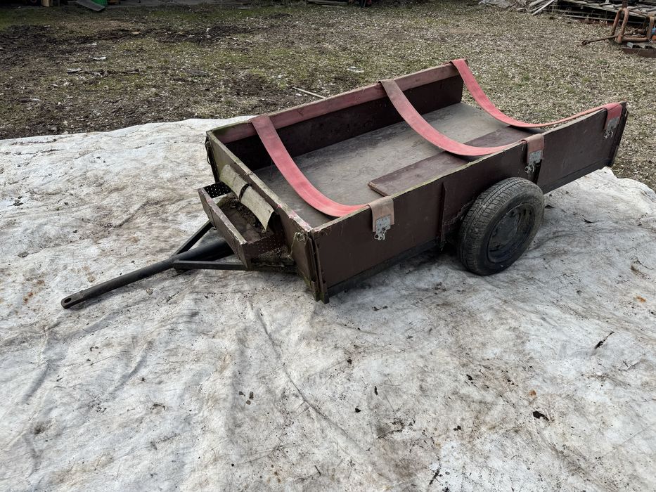 Mała przyczepka sadownicza niska lekka rolnicza do transportu łódki