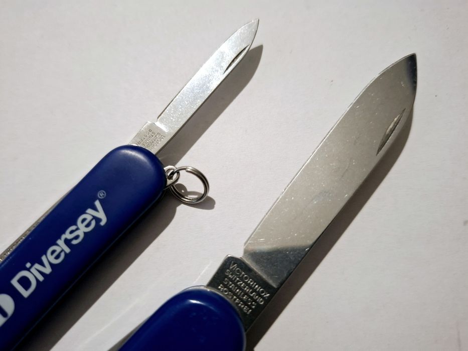 Victorinox Spartan та Classic SD (ціна за 2)