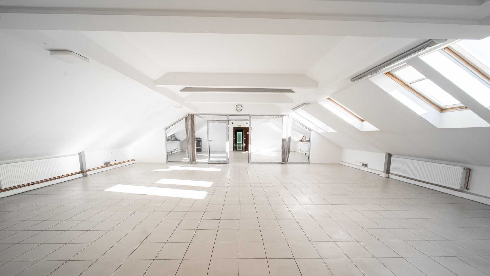 Lokal biurowy 1 piętro 100 lub 200 m2