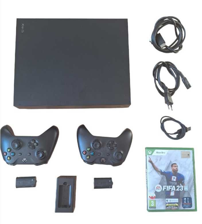 XBOX ONE X 1TB model 1787 +2 Pady+ FIFA 2023 + ładowarka