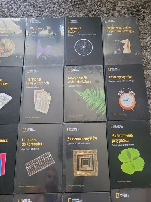 Zestaw 37 ksiazek z serii Świat jest matematyczny