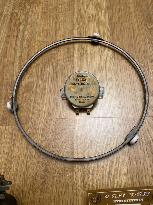 Запчасти  микроволновки SAMSUNG б/у