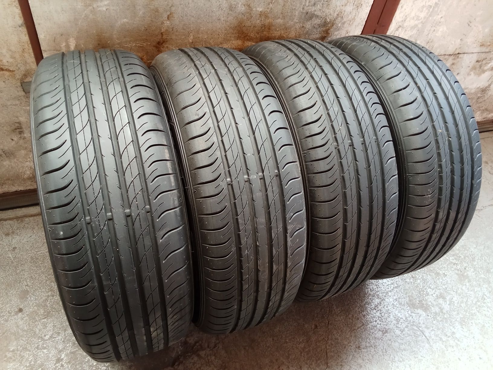 Sprzedam opony 235/60/18 nowe