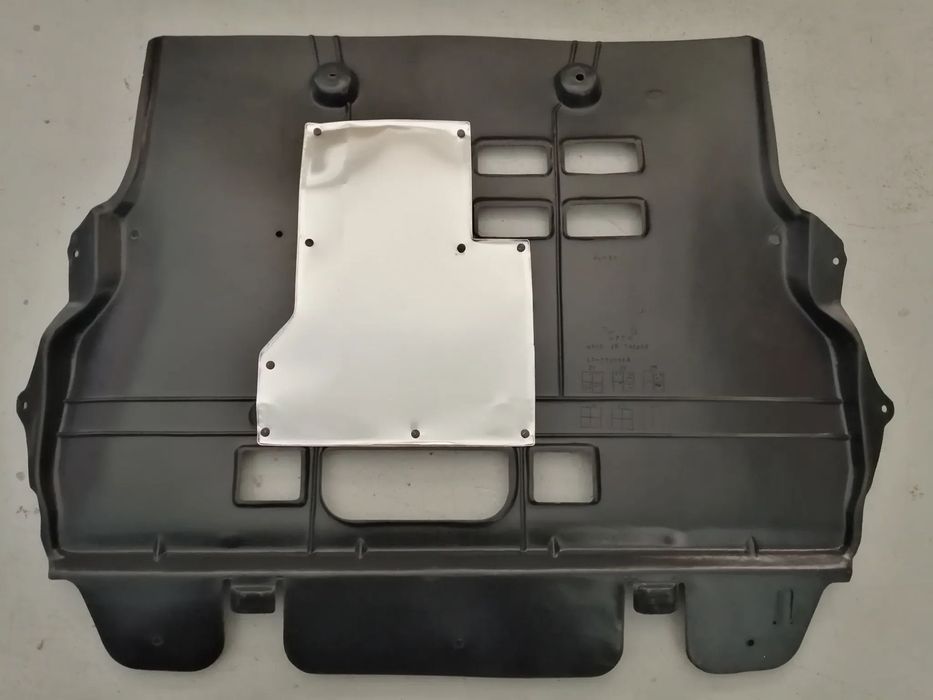 Forra Blindagem Resguardo Inferior do Motor - Citroen Berlingo e Peugeot Partner 2008 ----