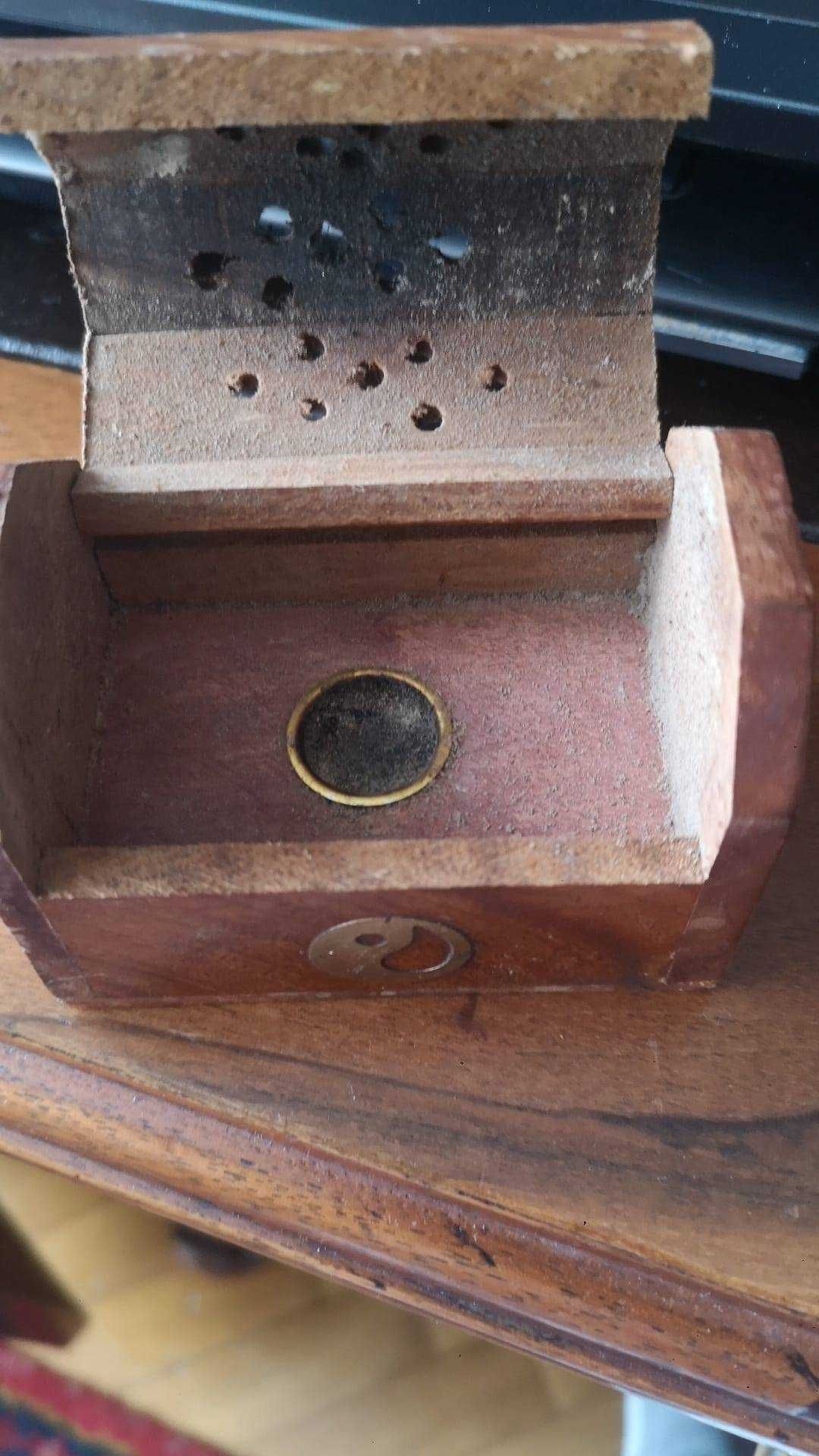Mini małe drewniane pudełko na kadzidełka