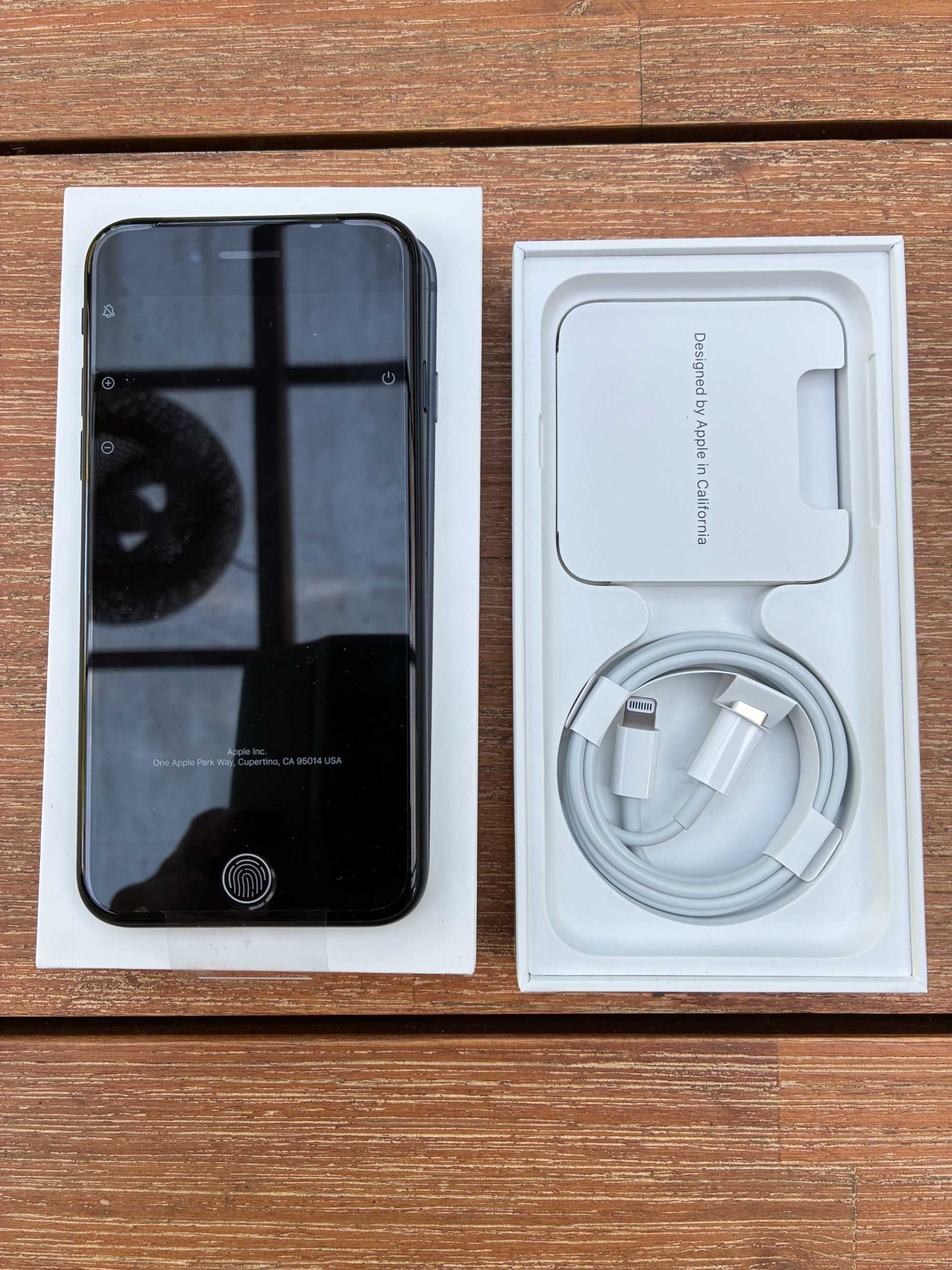 iPhone SE 64 GB z 2023 roku