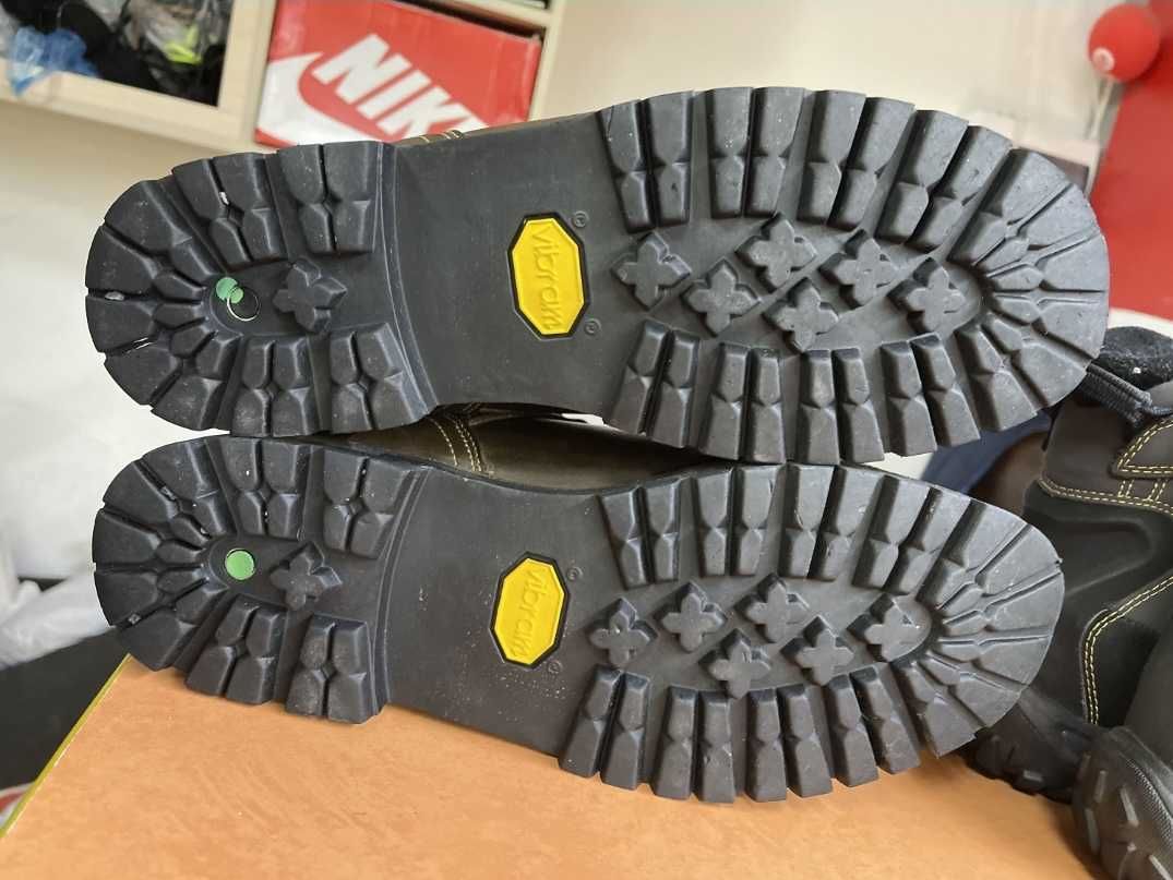 Meindl Чоловічі черевики ботінки розмір 43.5 (28см) 11 Vibram підошва