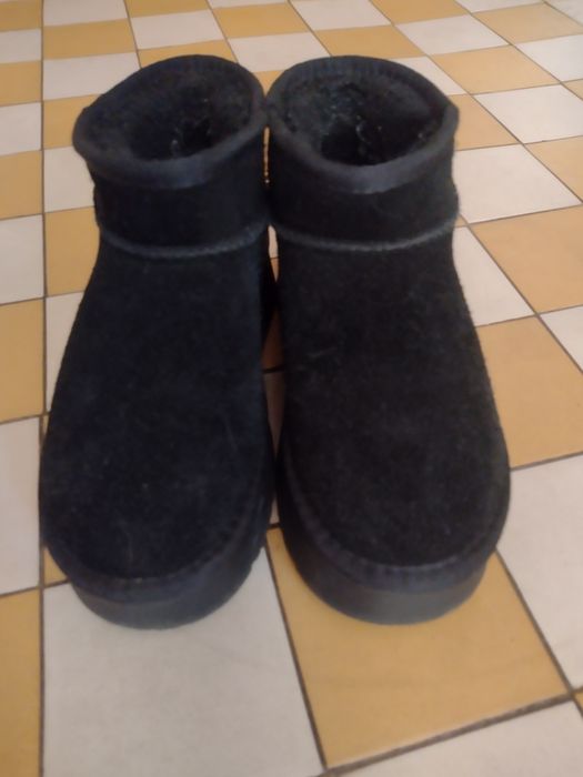 Продам уги замш ,теплі