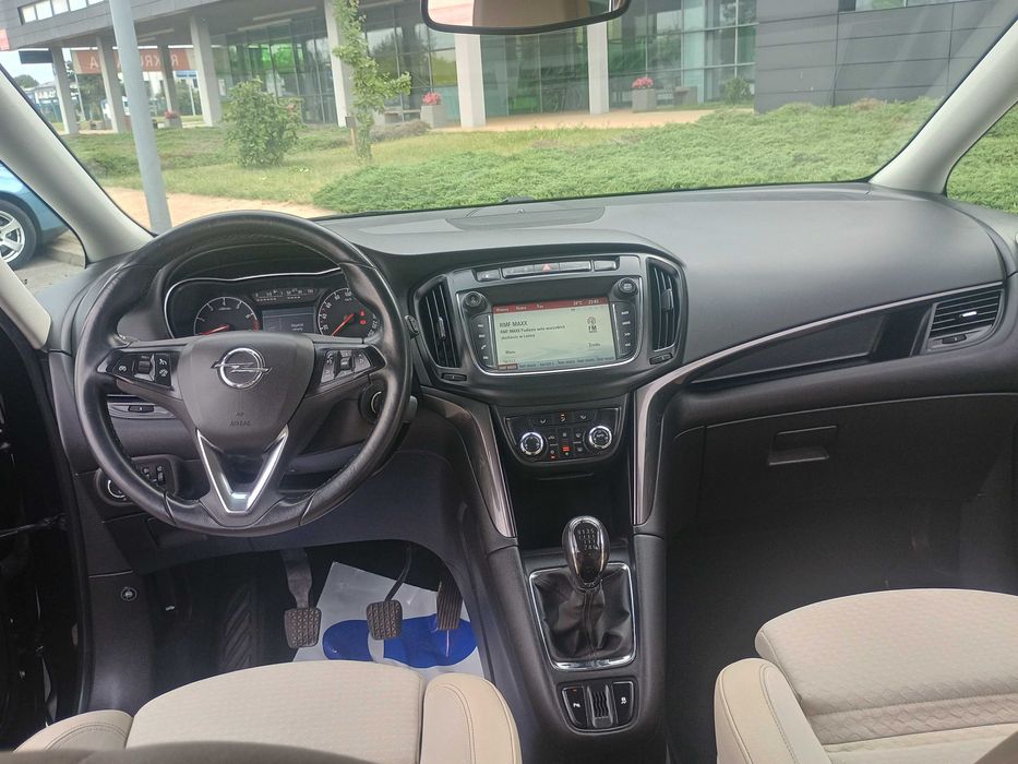 Opel Zafira lift 1.6t nowe LPG. 7 os,