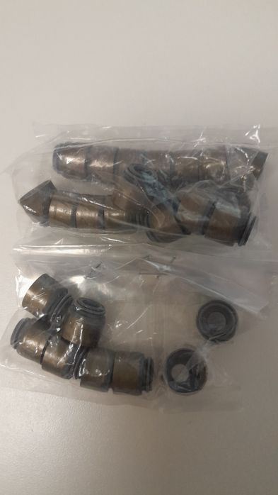 Комплект 24 шт. Сальники клапанов Nissan/ Infinity VQ37VHR/VQ35DE