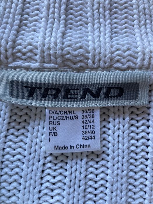 Sweter rozpinany biały