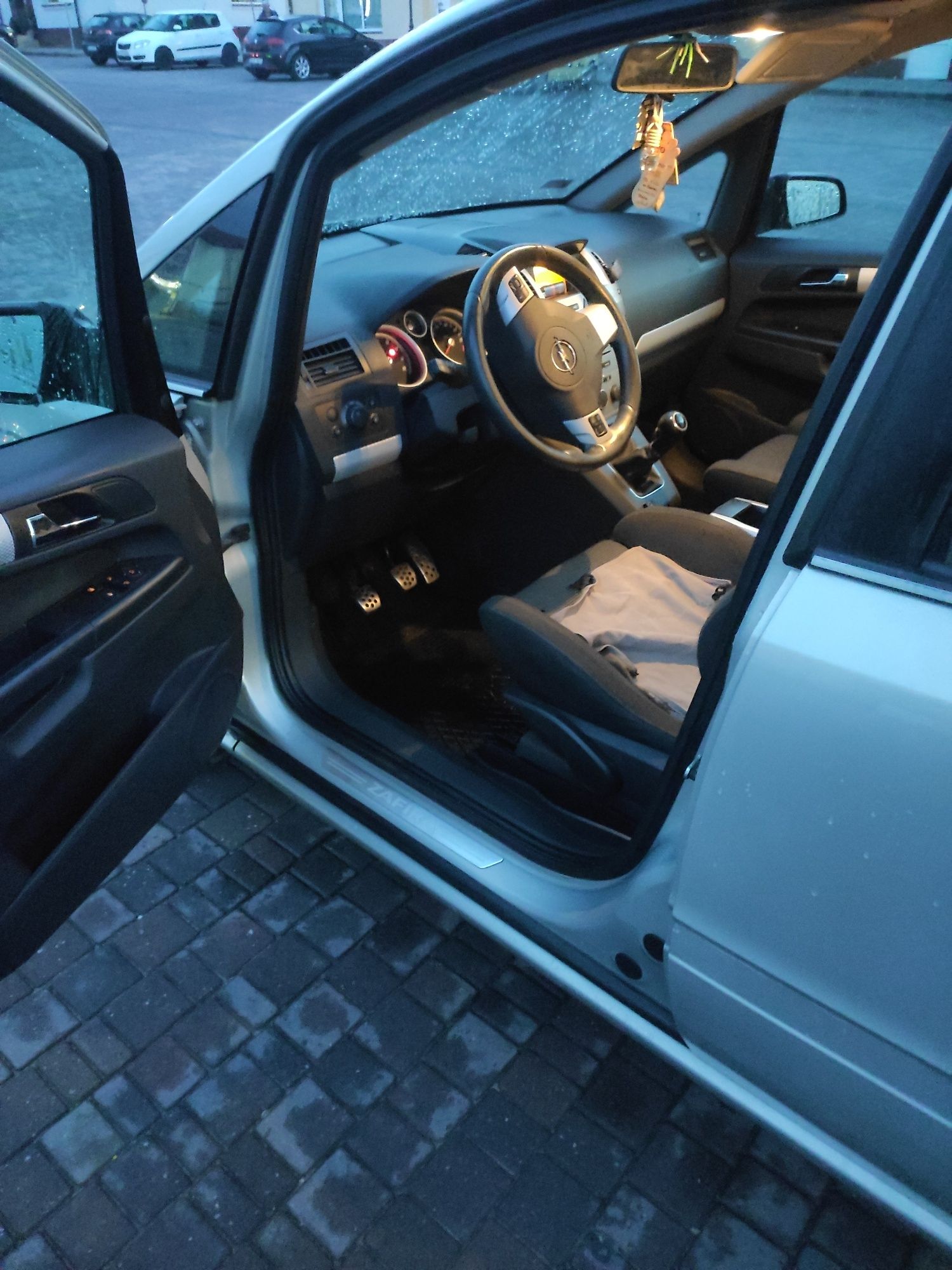 Opel Zafira 1.8 benzyna +Lpg