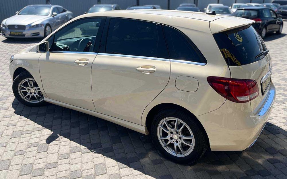 Mercedes-Benz B 180 2015